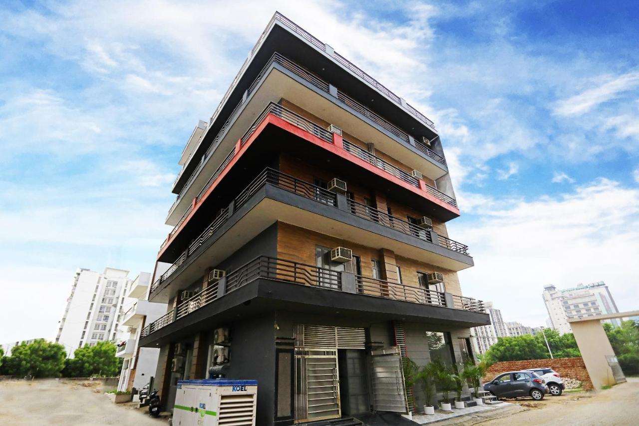 Super Townhouse Cloud Bay, Near Genpact, Sector-69, Gurgaon